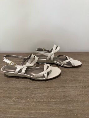 Rockport Cream Strappy Slingback Sandals | Good Used Condition